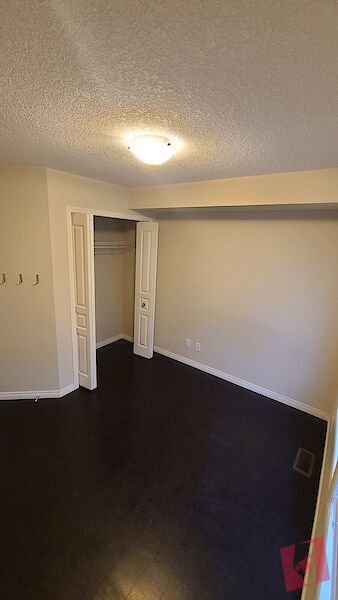 Looking for a roommate in Auburn Bay photo 2