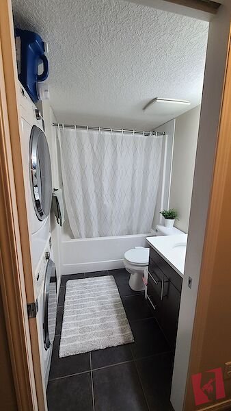 Looking for a roommate in Auburn Bay photo 3