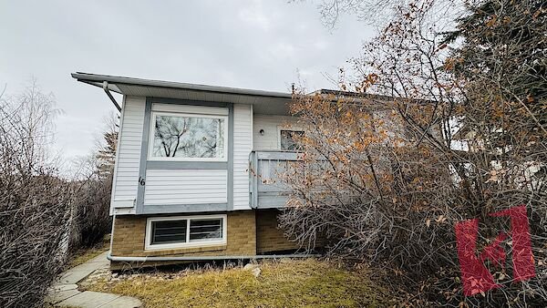 Charming 4 Bed 2 Bath Duplex in Edgemont