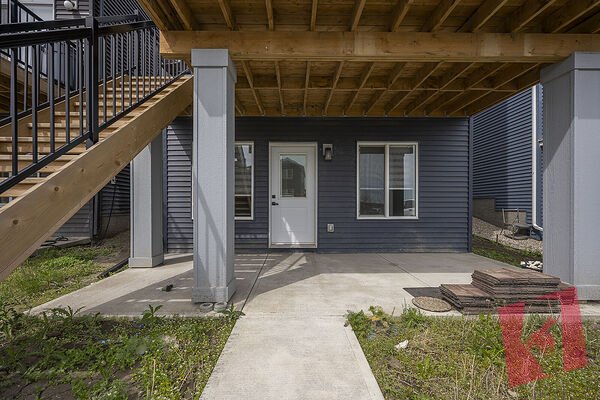 Beautiful 1 bedroom Walkout basement photo 3
