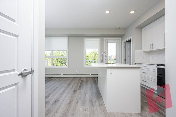 Amazing Location Modern 2 Bedroom With Upgrades! photo 3