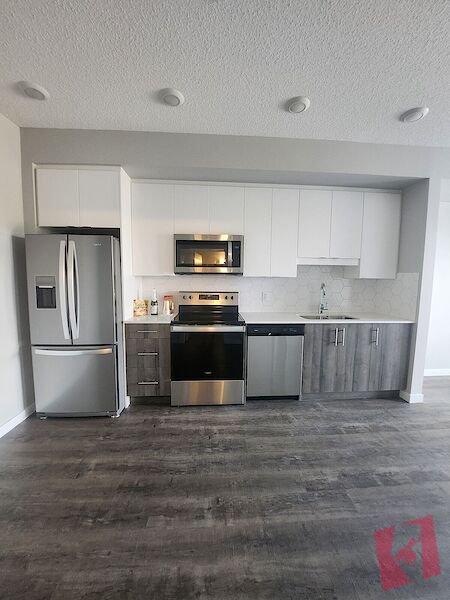 1Bed 1Bath apartment with Underground Parking Included photo 2