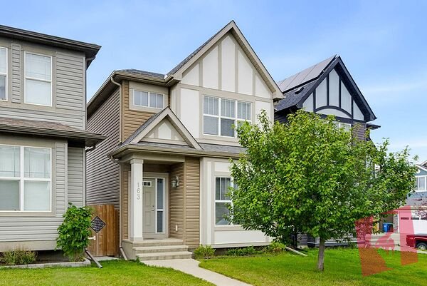 2 STOREY, 4 BEDS + DEN IN EVANSTON photo 2