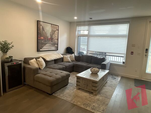 Spacious 3-Bedroom Townhouse for Rent – Minutes from Downtown!