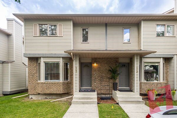 Rare 3-Bed End-Unit Townhouse Backing Onto Green Space in Patterson | Quiet & Br