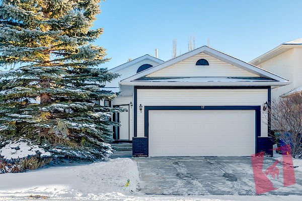 Fully finished walkout bungalow in the desirable community of Scenic Acres