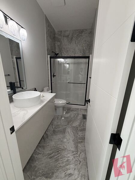 Executive 4 Bed | 3 Bath Main Floor Home for Rent in Esker Park NW