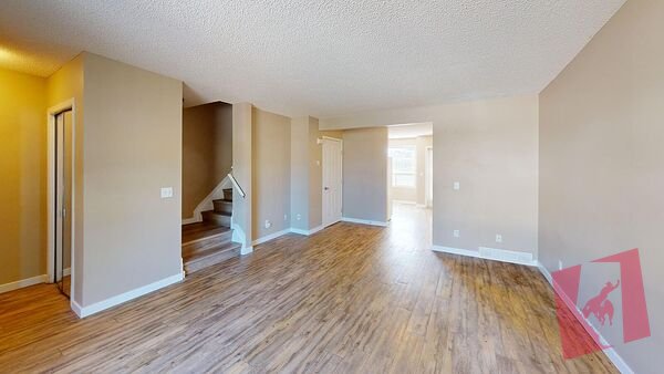 Bright 2-Bedroom Taradale Townhouse with New Flooring and South-Facing Deck photo 3