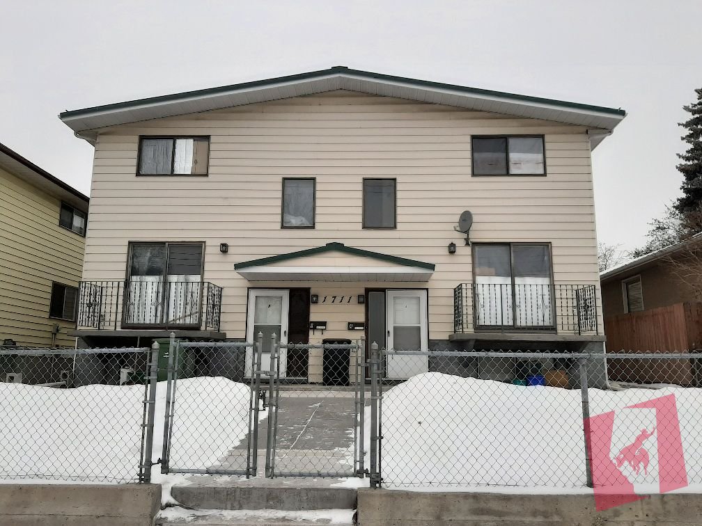 2 bedroom townhouse close to many amenities photo 2
