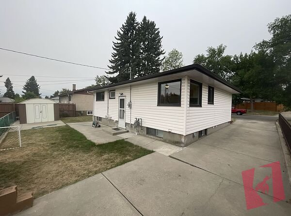 Main Floor Bungalow | Inner-City Living in Highwood
