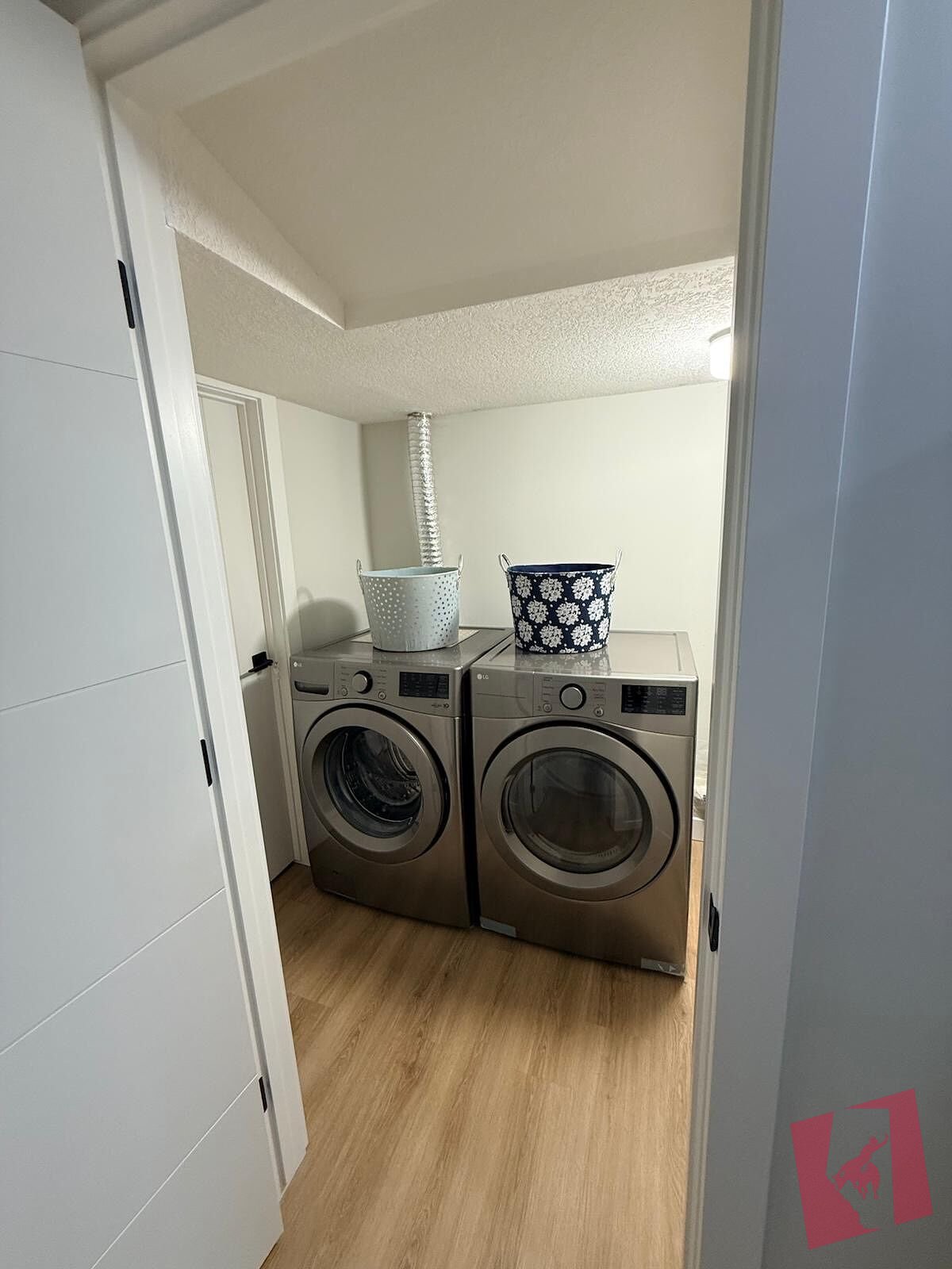 Fully furnished 2 bed 1 bath basement