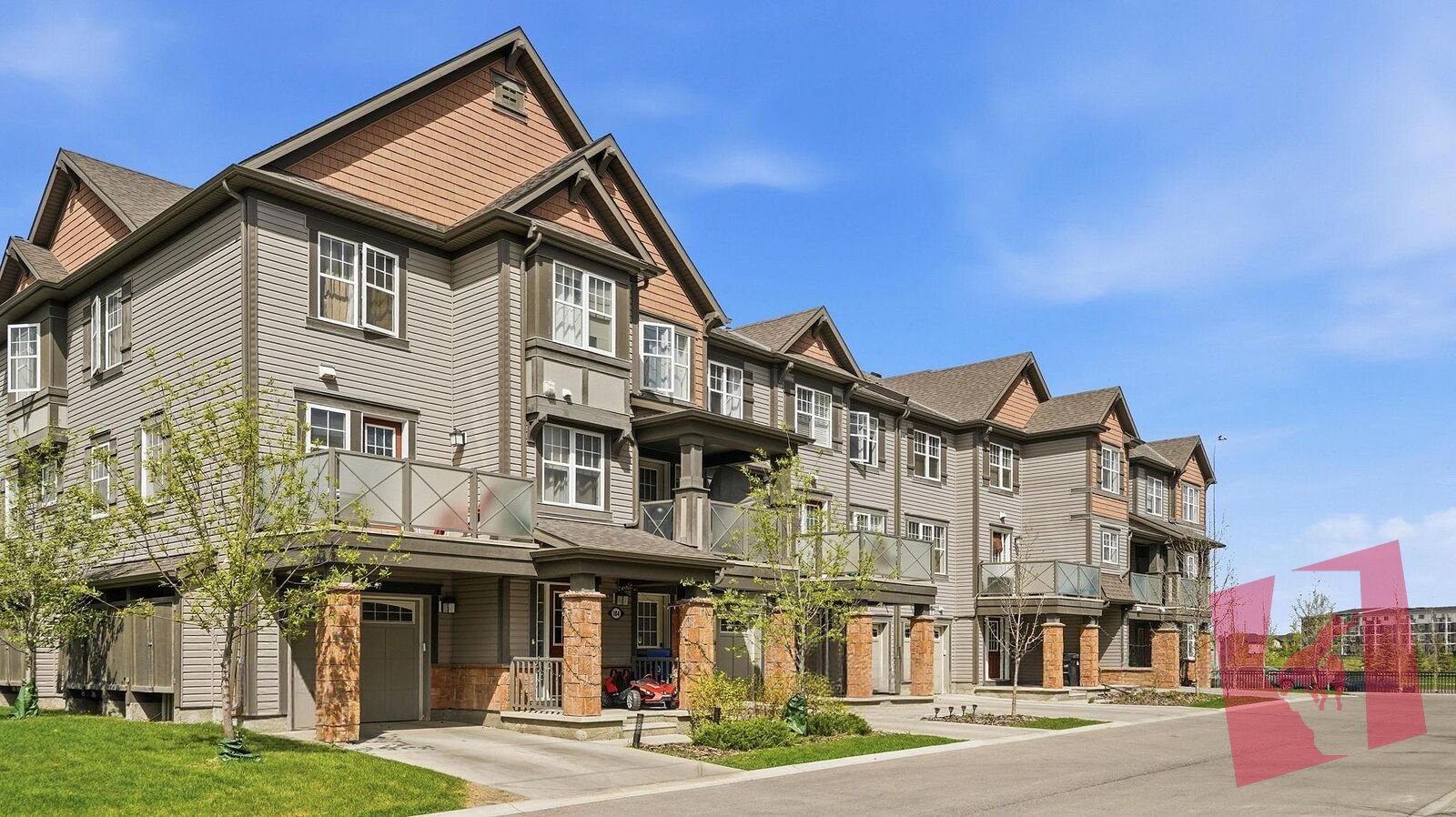 Beautiful Cityscape Home with Heated Garage, Private Balcony & A/C