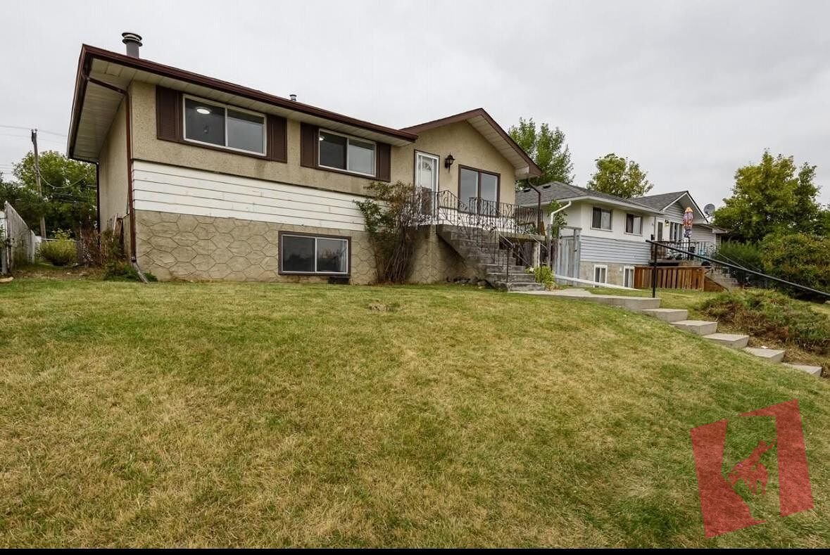 3-Bedroom Main Floor with Garage & Large Yard – Available September 1, 2026