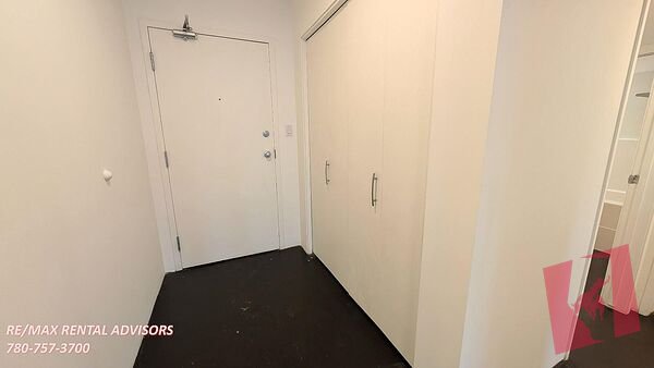 SPACIOUS 1 BED+OPEN DEN, 1 BATH 5TH-FLOOR APARTMENT W/AN UNDERGROUND PARKING STALL IN THE COMMUNITY OF BELTLINE DOWNTOWN photo 2