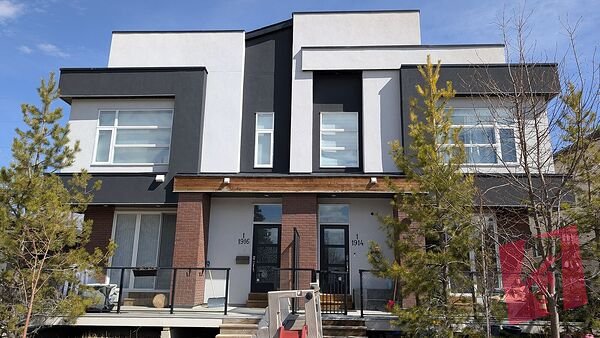 Pristine 3-Bedroom Townhome in Tuxedo Park – Modern Luxury & Two Home Offices!