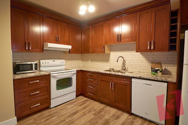 Killarney, Sept. 1, close in, HUGE Corner 2 Level Suite with Private Entrance