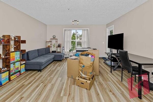 2000 Applevillage Court SE photo 3