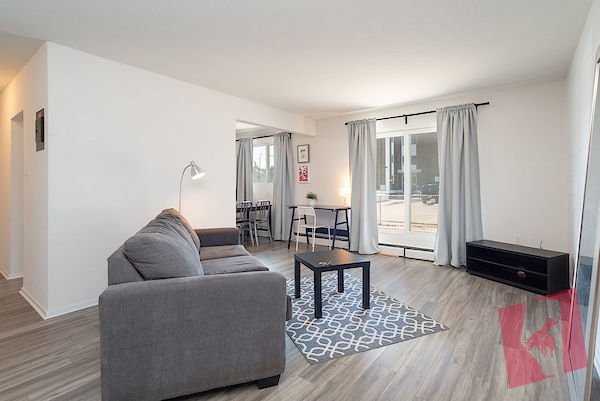 Large 1 bedroom in University Heights photo 2