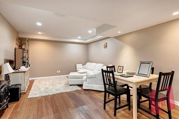 Beautiful Duplex Basement Suite photo 3