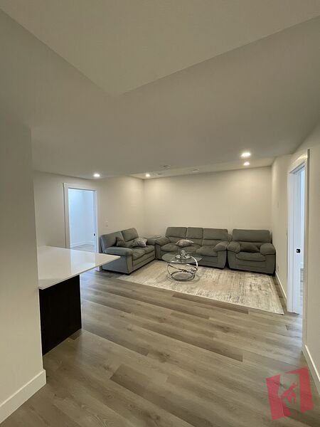Bright & Modern Brand-New 2-Bedroom Basement Suite