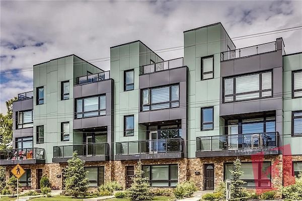 Executive inner city townhome with views of Stanley Park