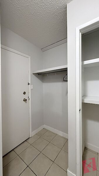 1 Bed Unit with Parking near Downtown photo 3