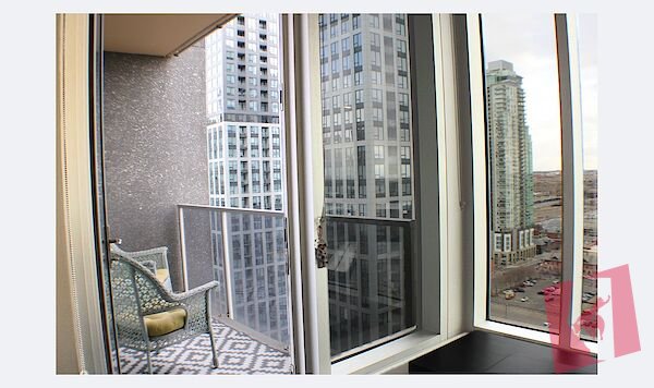 Outstanding executive living in proximity to public transport and entertainment photo 2