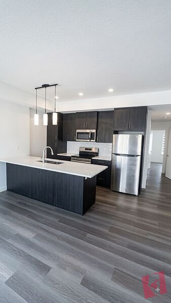 MODERN 2-BEDROOM, 2-BATHROOM TOWNHOUSE | CENTRAL A/C | ATTACHED GARAGE photo 2