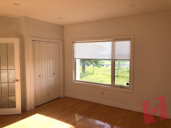 Bright, Newly Renovated Legal 2 Bed + 2 Bath Basement Suite in Hamptons NW photo 2