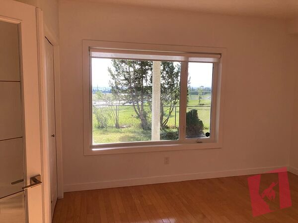 Bright, Newly Renovated Legal 2 Bed + 2 Bath Basement Suite in Hamptons NW photo 3