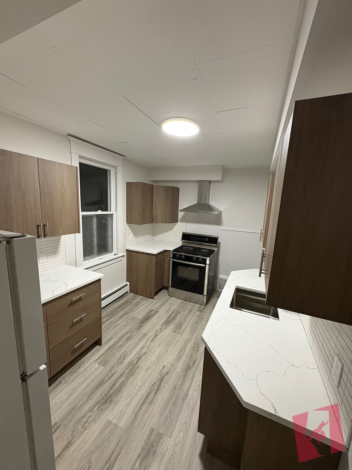 2 Bedroom Unit with unbeatable location