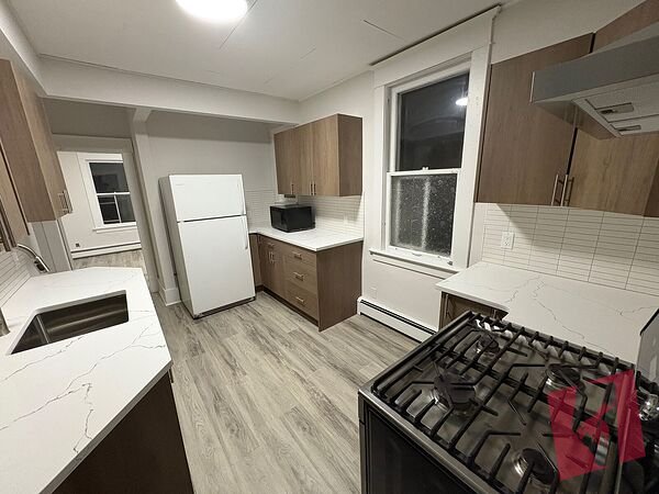 2 Bedroom Unit with unbeatable location photo 2