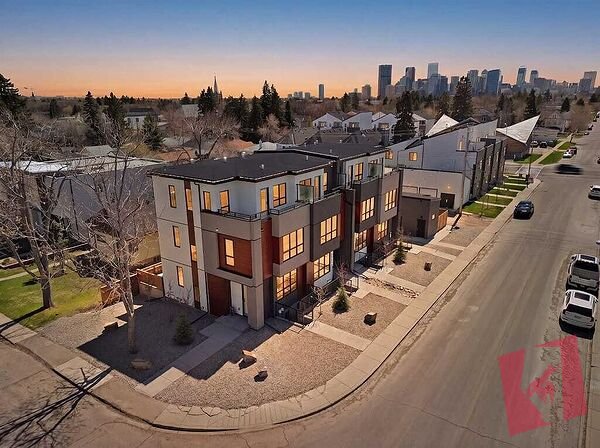 Executive Mount Pleasant END UNIT Townhome | 2 Primary Suites Rooftop Retreat