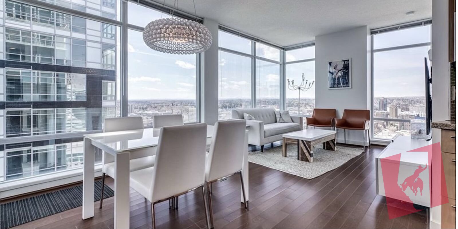 Spectacular views! 2 Bedroom Downtown Living