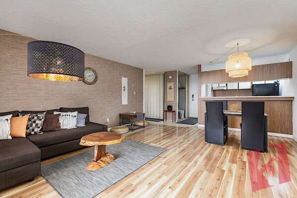 Spacious furnished 1 bedroom+den/storage unit