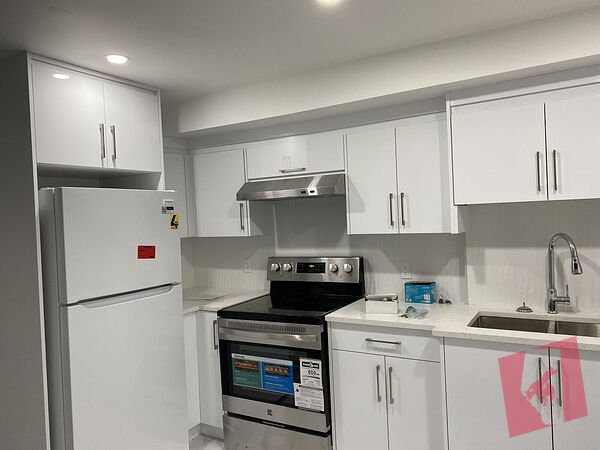 BRAND NEW: 2 bedroom basement suite in Applewood! Separate entry photo 3