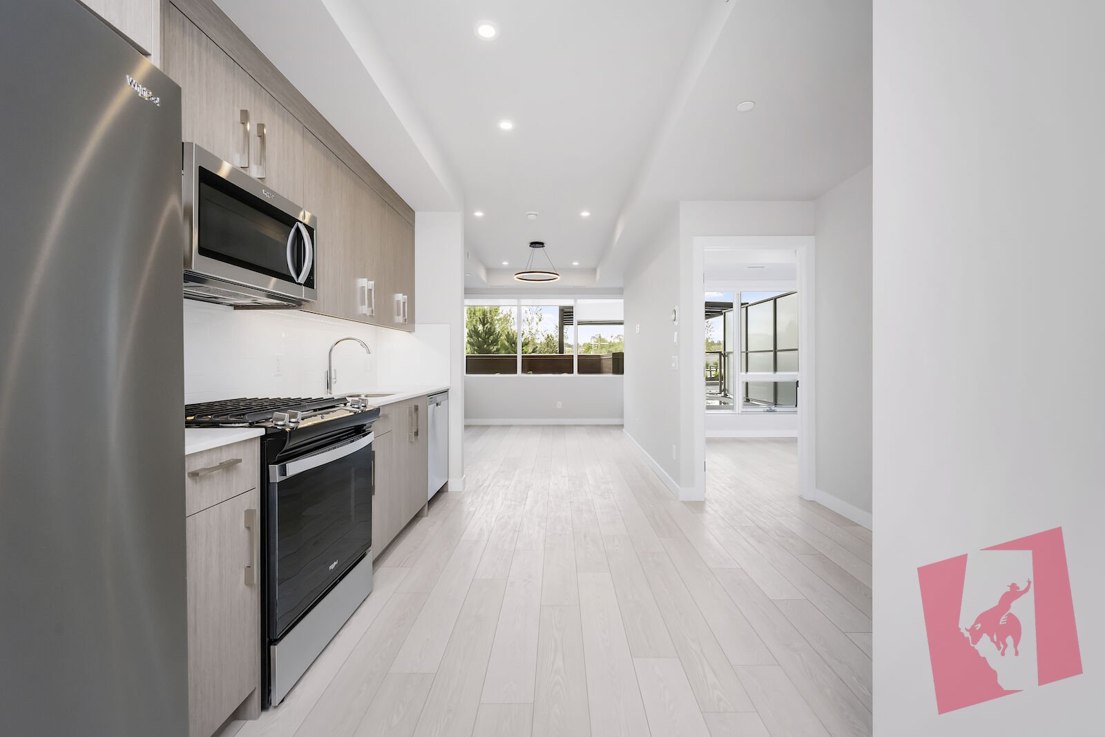 PARKING INCLUDED| Gym| - 2 bed condo in Hillhurst