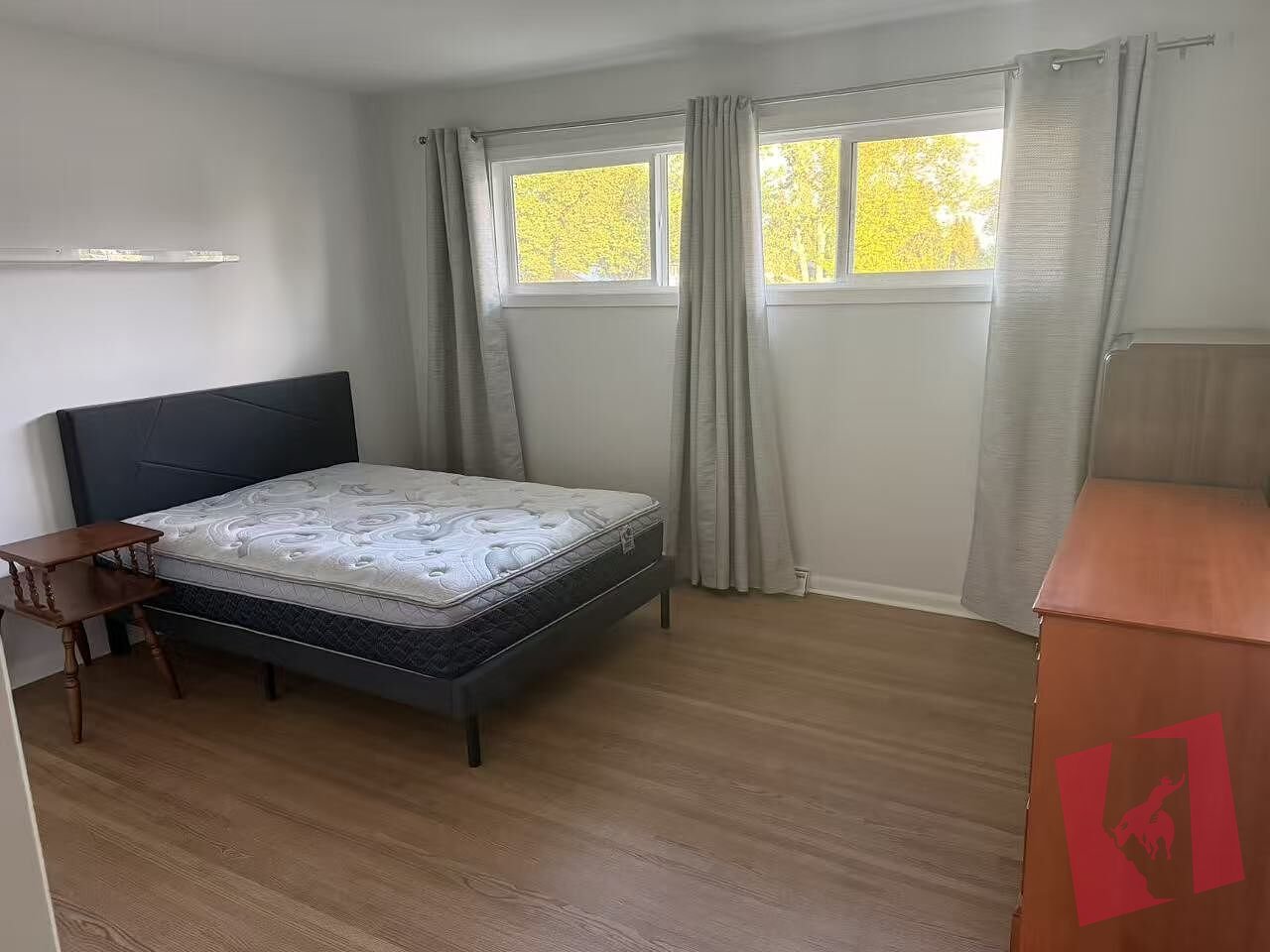 Female Rooms for Rent Near University of Calgary