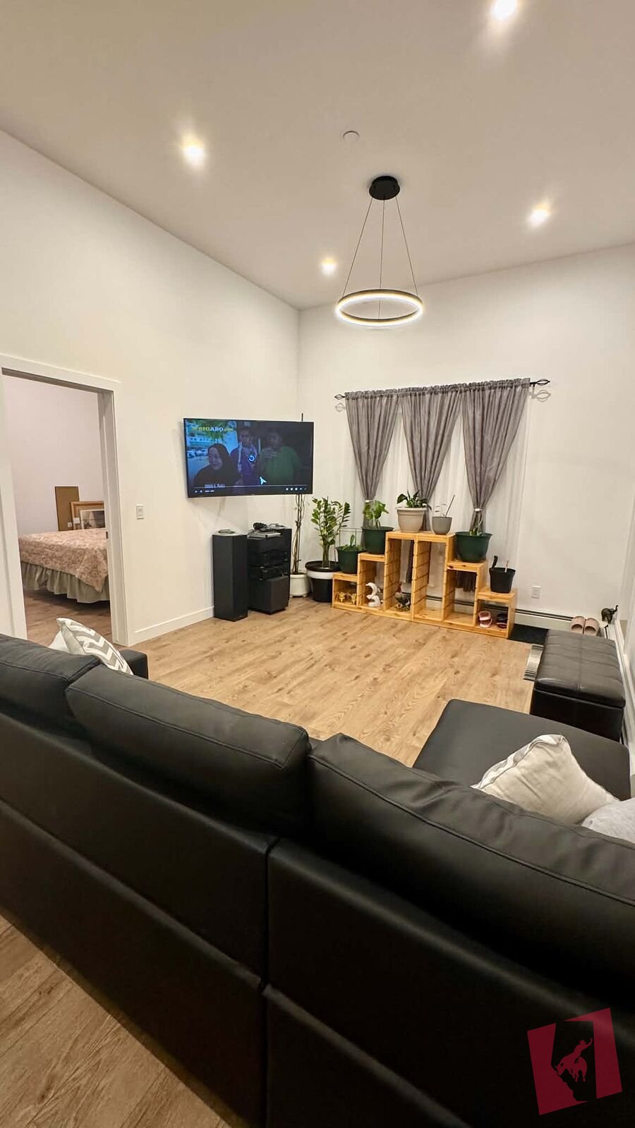 Modern 2 BR / 2 BA Ground Floor Condo – 12ft Ceilings & Open Concept ( photo 2
