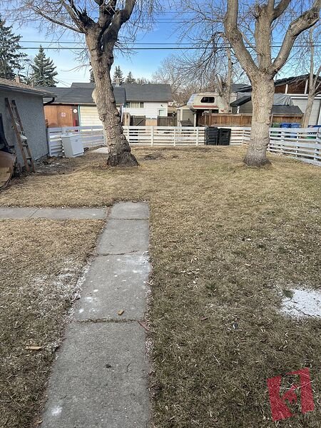 Close to downtown, 5 minute to Deefoot and close to all grocery store