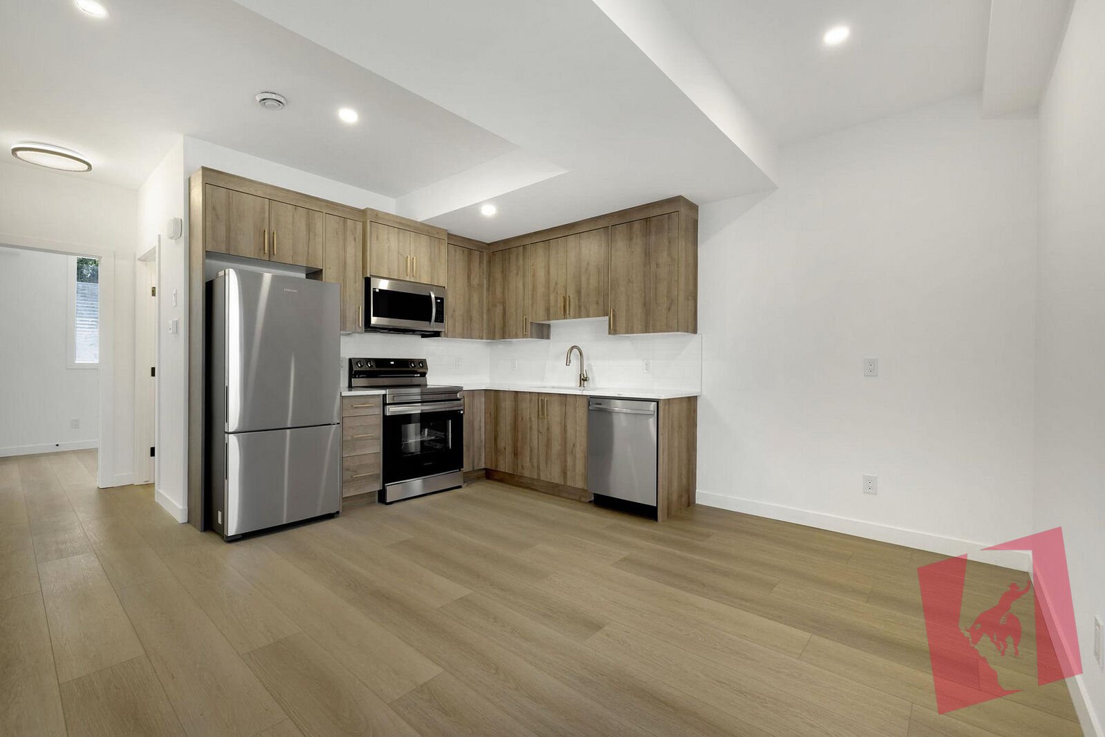 Newer West Facing 1 Bedroom Suite with Amazing Views! (CP034B)