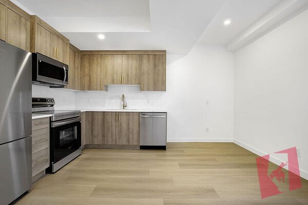 Newer West Facing 1 Bedroom Suite with Amazing Views! (CP034B) photo 2