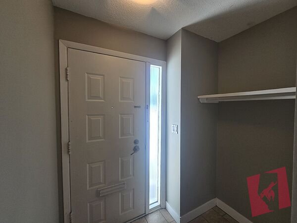 2 Bedroom | 1 Bathroom | Pet Friendly | Fenced Yard | 1 Parking Stall photo 2