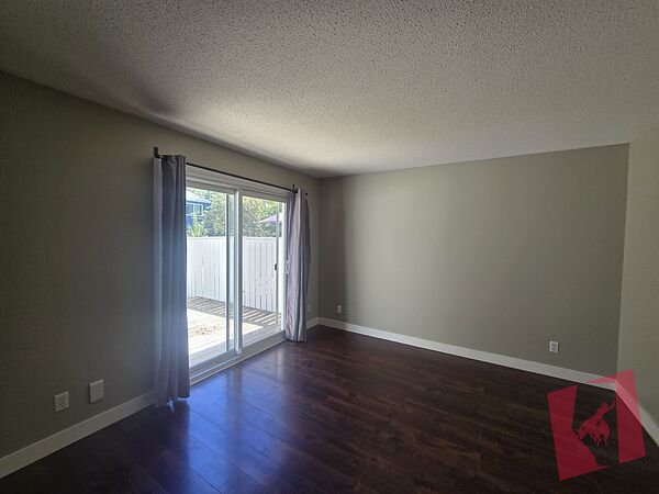 2 Bedroom | 1 Bathroom | Pet Friendly | Fenced Yard | 1 Parking Stall photo 3