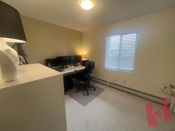 Very well cared for 2 bedroom plus 1 bath condo! photo 3