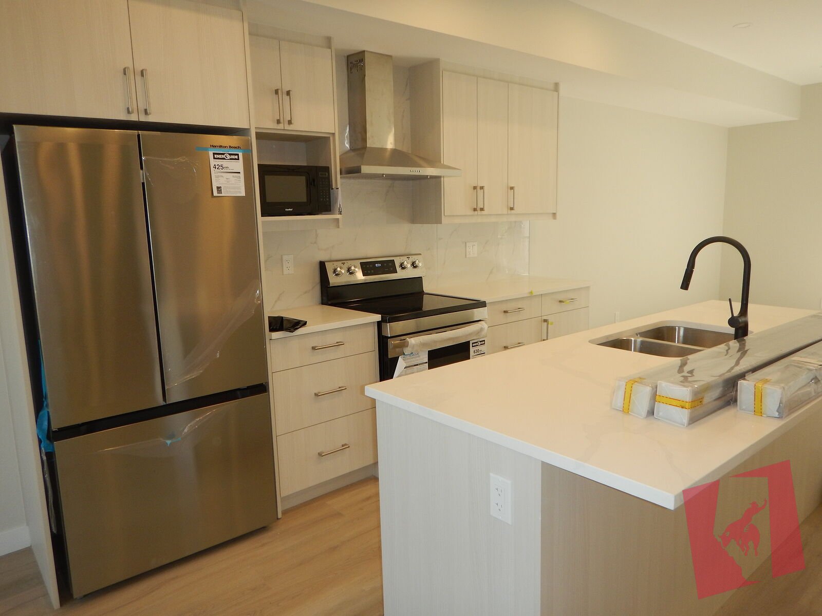 Brand New 2 and 3 Bedrooms Near U of C
