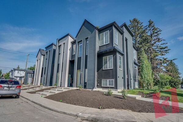 Brand new 3 bedroom, 2.5 bath upper-level, Corner unit townhouse in sought-after Killarney!