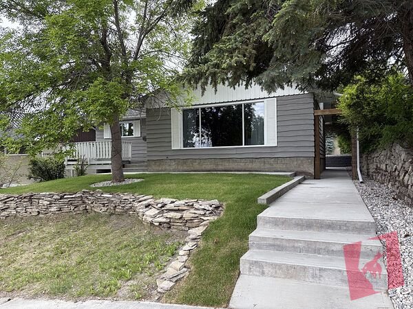Great Charleswood Home