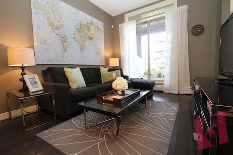 Bright & Open Furnished 1 Bedroom photo 2