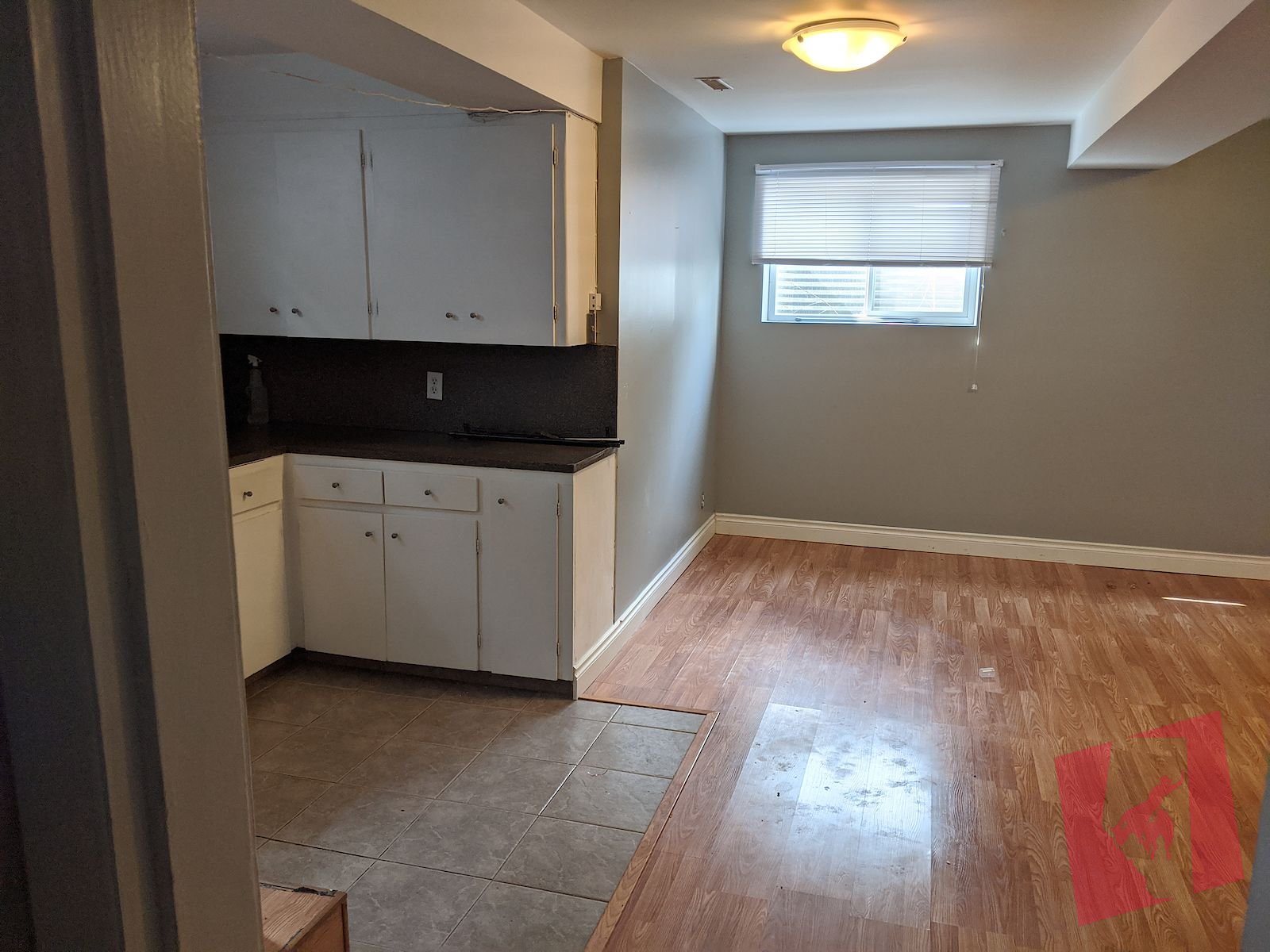 Lower 2 Bedroom Unit Beside Conferation Park
